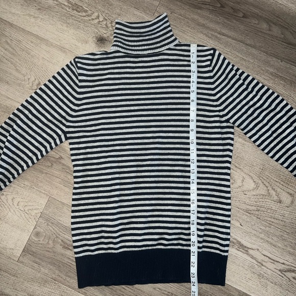 L.L. Bean Cozy Striped Cashmere Blend Turtleneck Sweater Size S - Picture 8 of 10
